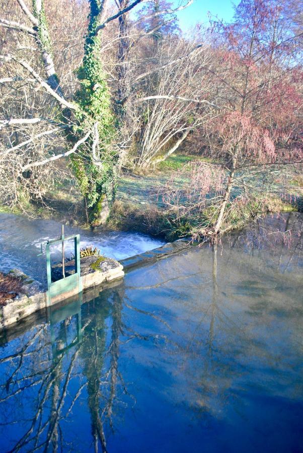 Moulin Sous La Vergne Nanteuil-en-Vallée エクステリア 写真